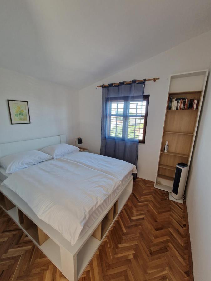 Apartments Dara Рогозница Экстерьер фото