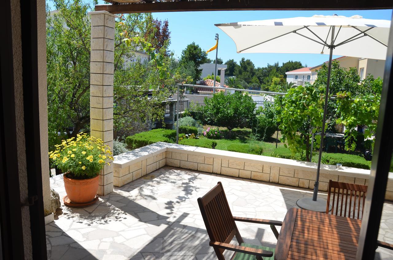 Apartments Dara Рогозница Экстерьер фото