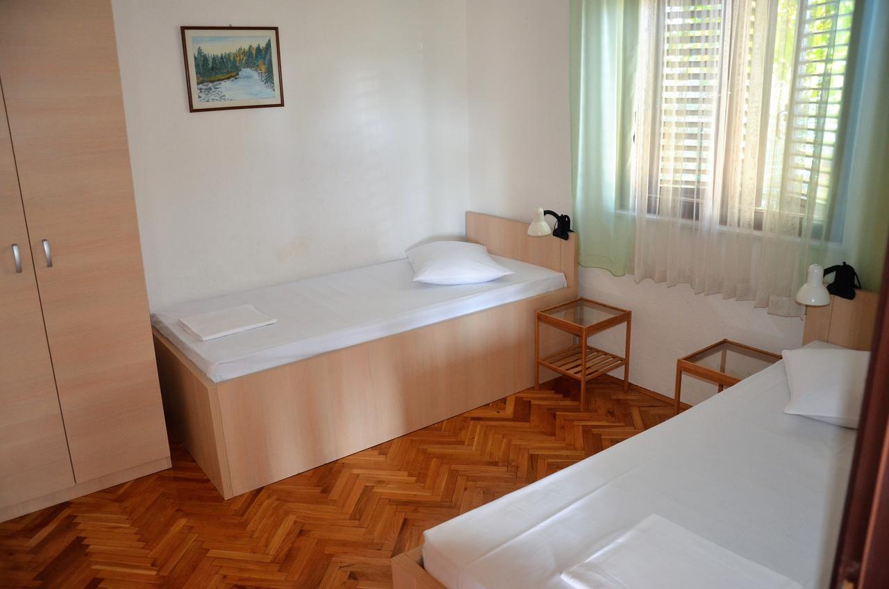 Apartments Dara Рогозница Экстерьер фото