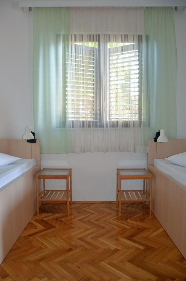 Apartments Dara Рогозница Экстерьер фото