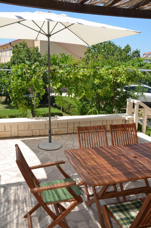 Apartments Dara Рогозница Экстерьер фото
